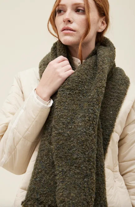 Aspen Loop-Through Boucle Scarf