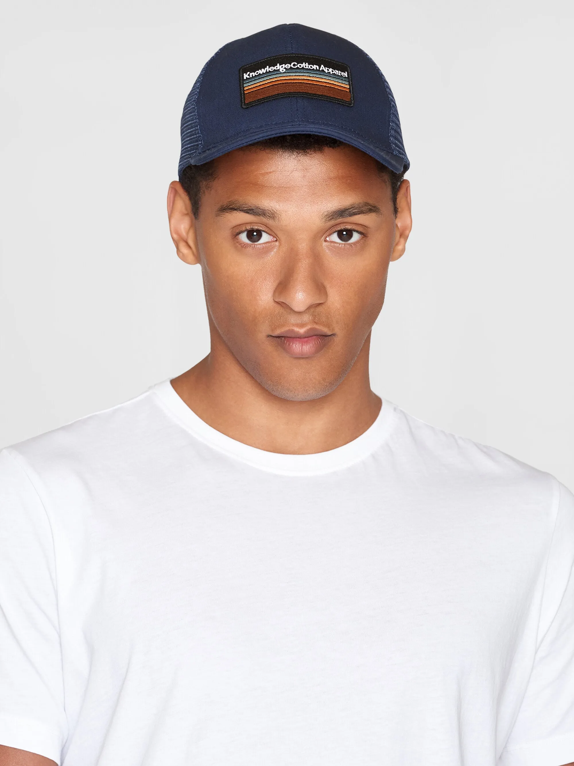 Badge twill trucker cap - Total Eclipse