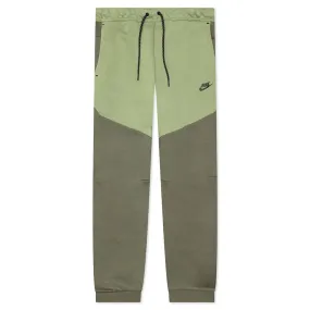 Sportswear Tech Fleece Joggers - Medium Olive/Alligator Black