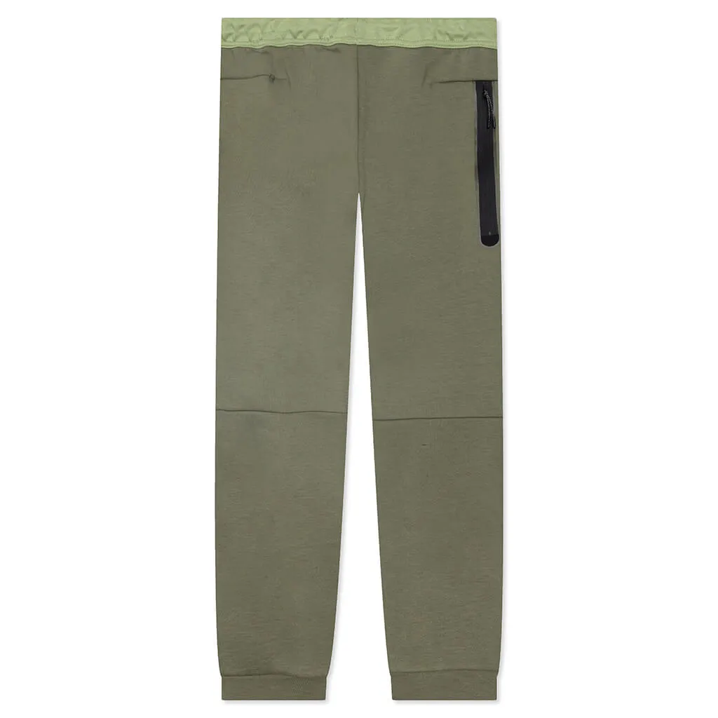 Sportswear Tech Fleece Joggers - Medium Olive/Alligator Black